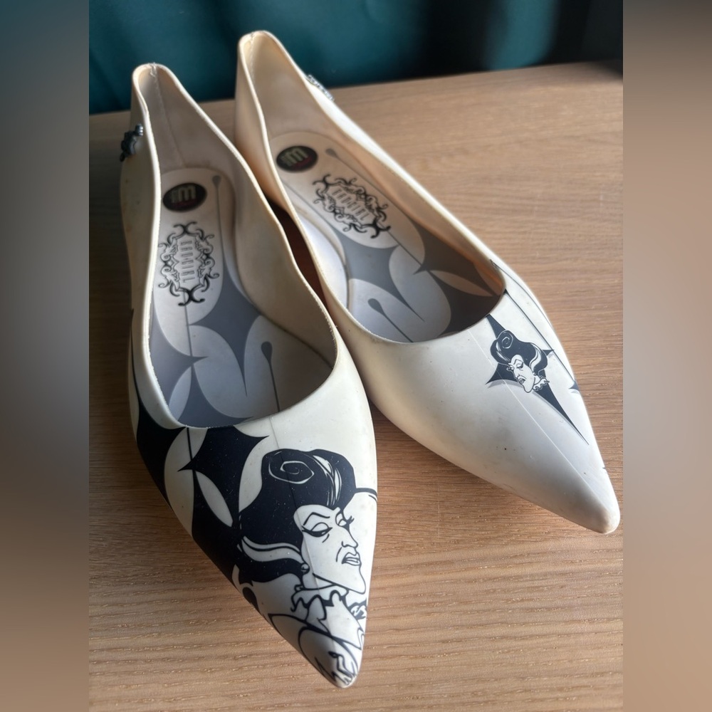 Melissa Disney Cinderella Stepmother Cream and Black Artistic Flats
